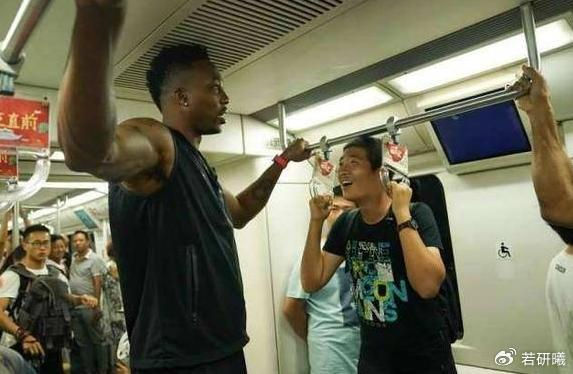 为何说普通人打不了NBA？看完这8张照片，你就有答案了|斯蒂芬·库里|奥尼尔|格里芬|凯文·杜兰特|金州勇士队_新浪体育_新浪新闻