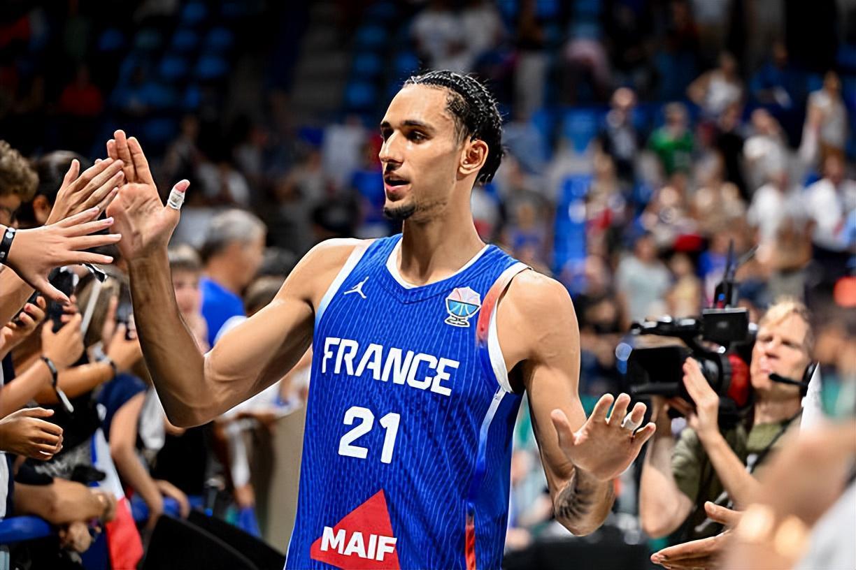 老鹰状元郎：我能够为法国队提供各种帮助，我们的目标是冠军